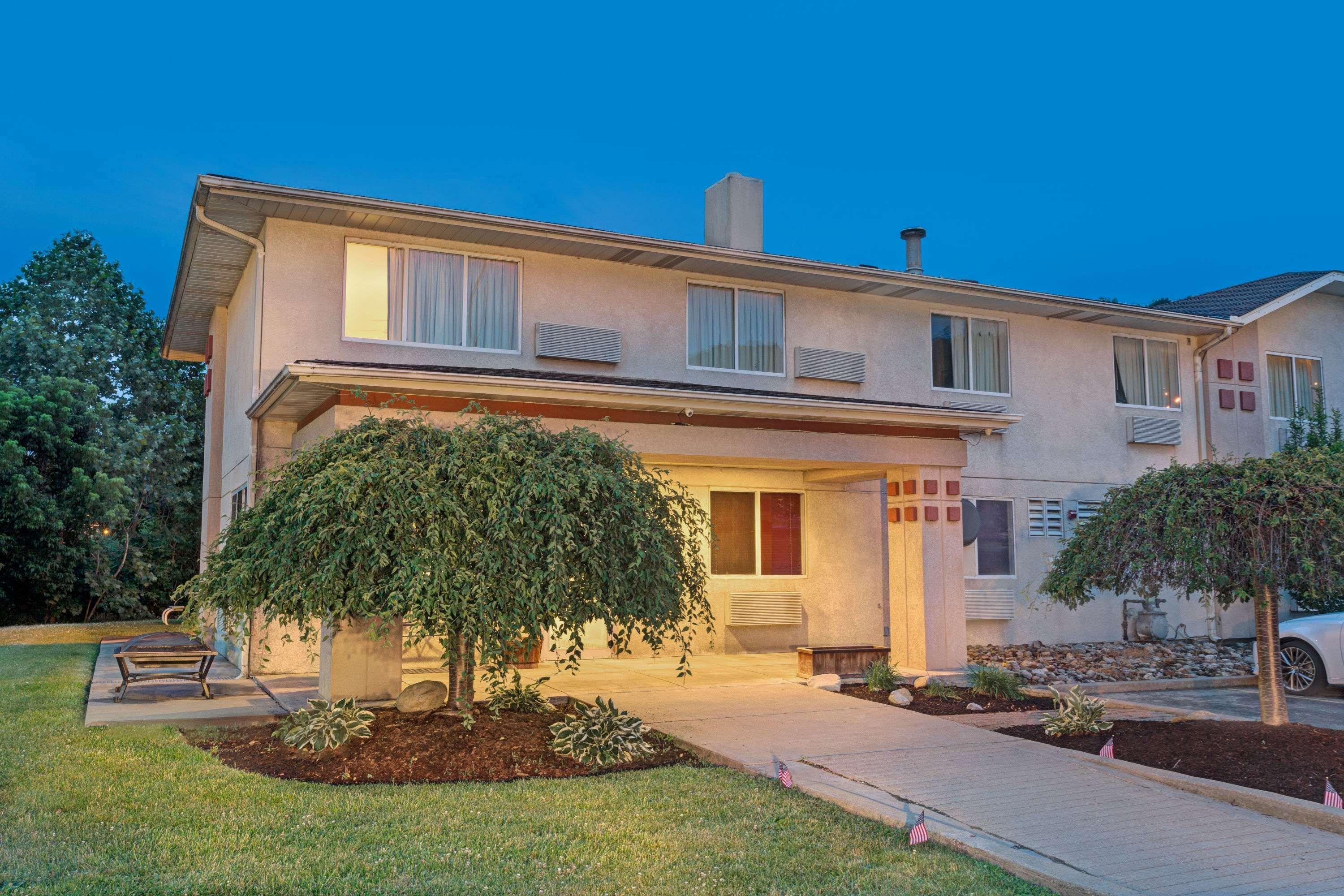 Super 8 By Wyndham Canonsburg/Pittsburgh Area Exterior photo