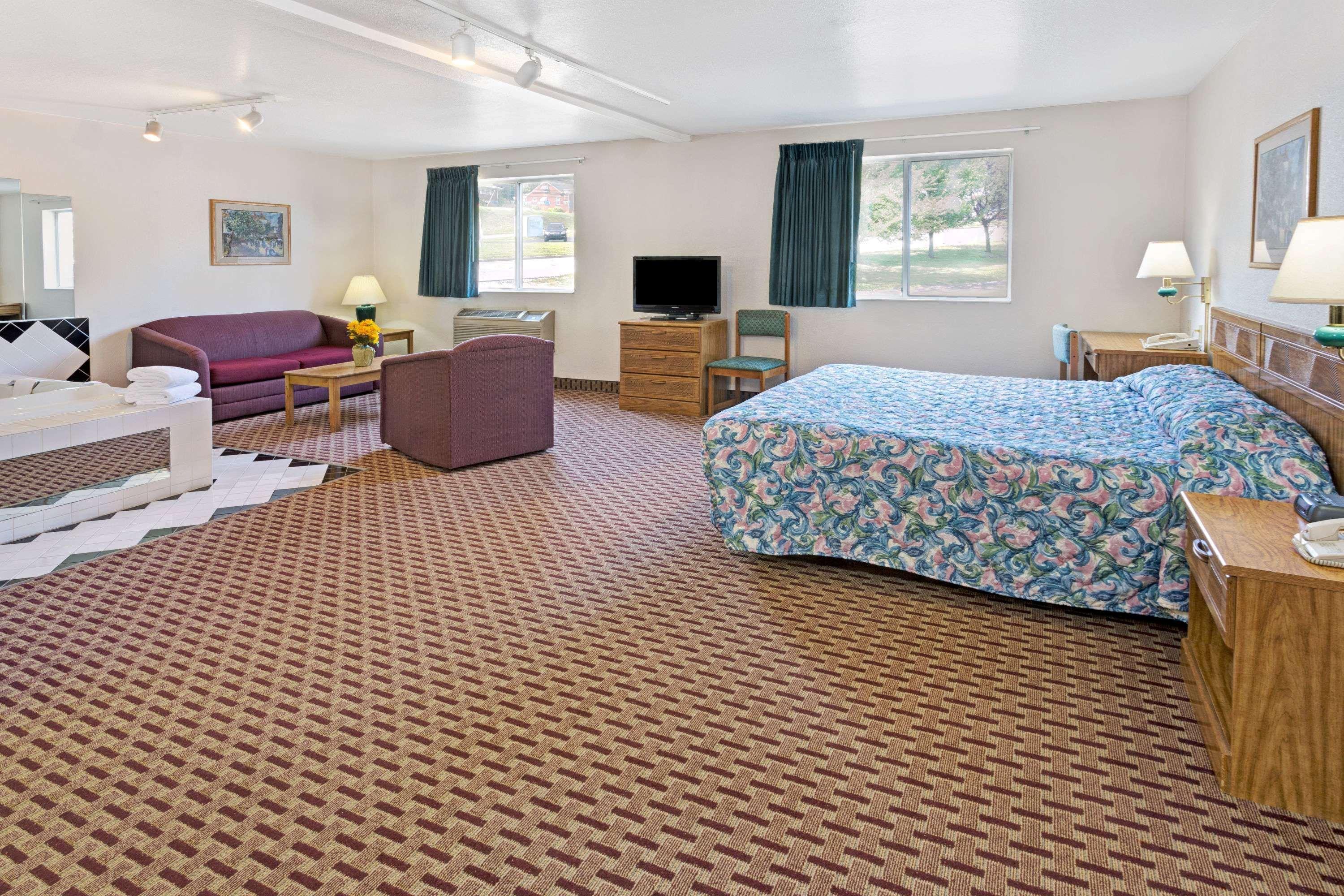 Super 8 By Wyndham Canonsburg/Pittsburgh Area Exterior photo